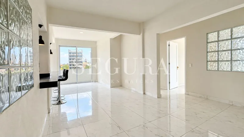 Departamento en Venta en Santa María La Ribera | 104 m², 2 Recámaras y Estudio, con Balcones
