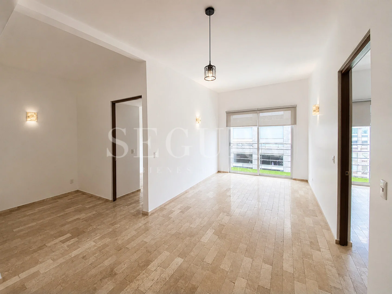 Departamento en Venta de 2 Recámaras con Bodega y 2 Estacionamientos | Puerta Jardín