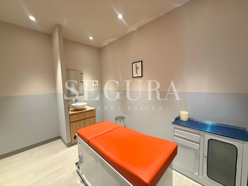 Consultorio Médico en Venta Cerca de Barranca del Muerto | 30 m² con Estacionamiento