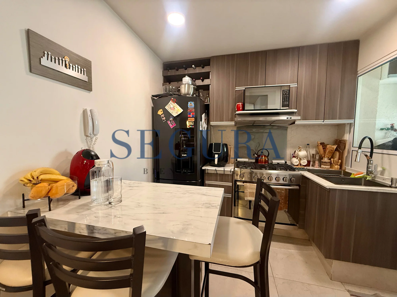 Departamento en Venta | Áreas Comunes, Juegos Infantiles y Balcón