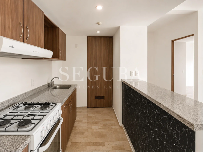 Departamento en Venta de 2 Recámaras con Bodega y 2 Estacionamientos | Puerta Jardín
