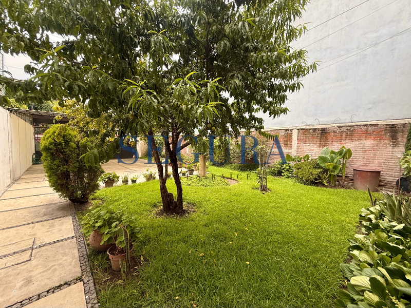 Casa en Venta en Lindavista | 3 Habitaciones, 4 Estacionamientos y Jardín Trasero