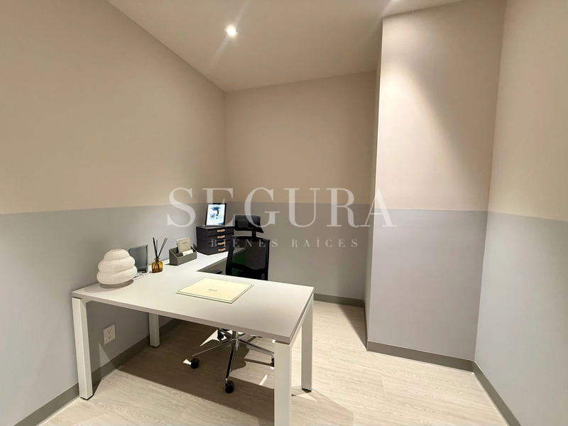 Consultorio Médico en Venta Cerca de Barranca del Muerto | 30 m² con Estacionamiento