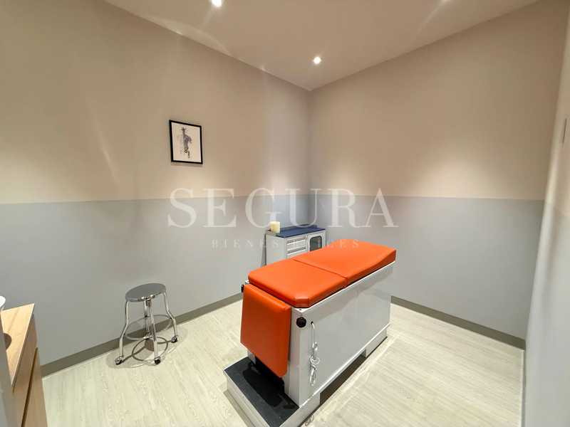 Consultorio Médico en Venta Cerca de Barranca del Muerto | 30 m² con Estacionamiento