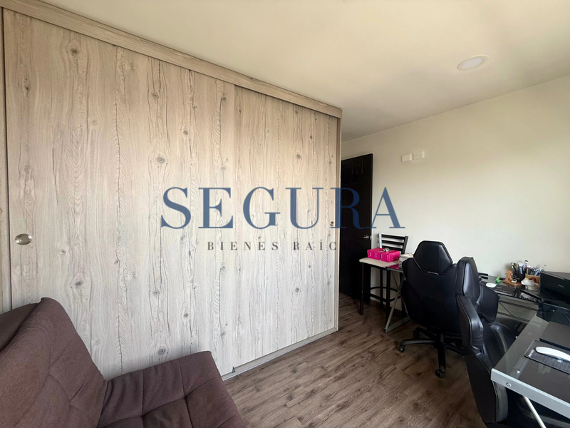 Departamento en Venta | Áreas Comunes, Juegos Infantiles y Balcón