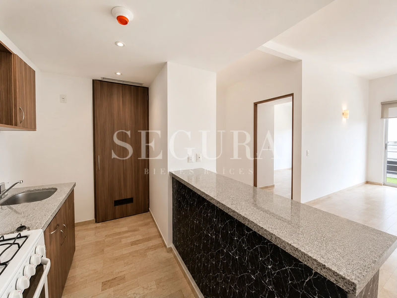Departamento en Venta de 2 Recámaras con Bodega y 2 Estacionamientos | Puerta Jardín